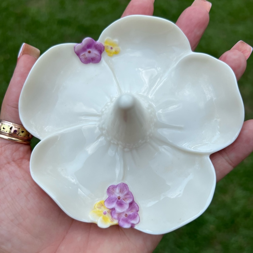 Porcelain Off White Cream Purple & Yellow Flower Petal Ring Holder Jewelry Dish